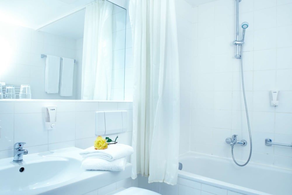 Hotel Domicil Hamburg by Golden Tulip Standard Room, 2 Twin Beds 6