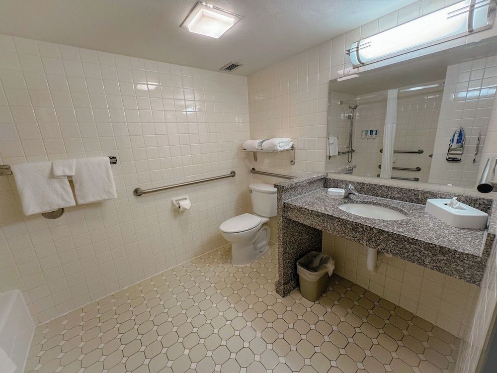 Wingate by Wyndham St. Louis/Fenton Route 66 Room, 1 Queen Bed, Non Smoking 4