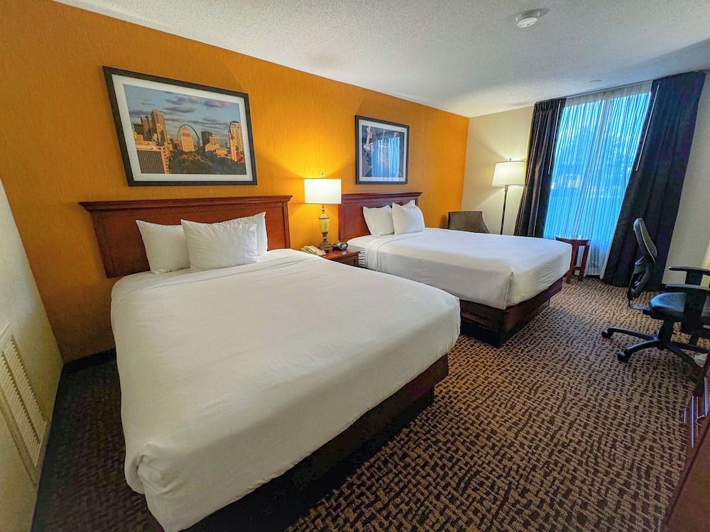 Wingate by Wyndham St. Louis/Fenton Route 66 Room, 2 Queen Beds, Non Smoking 4