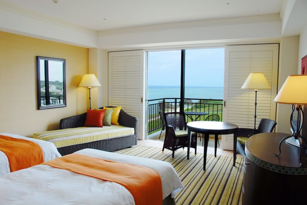 Superior, Twinxl, Partial Ocean View, Balcony