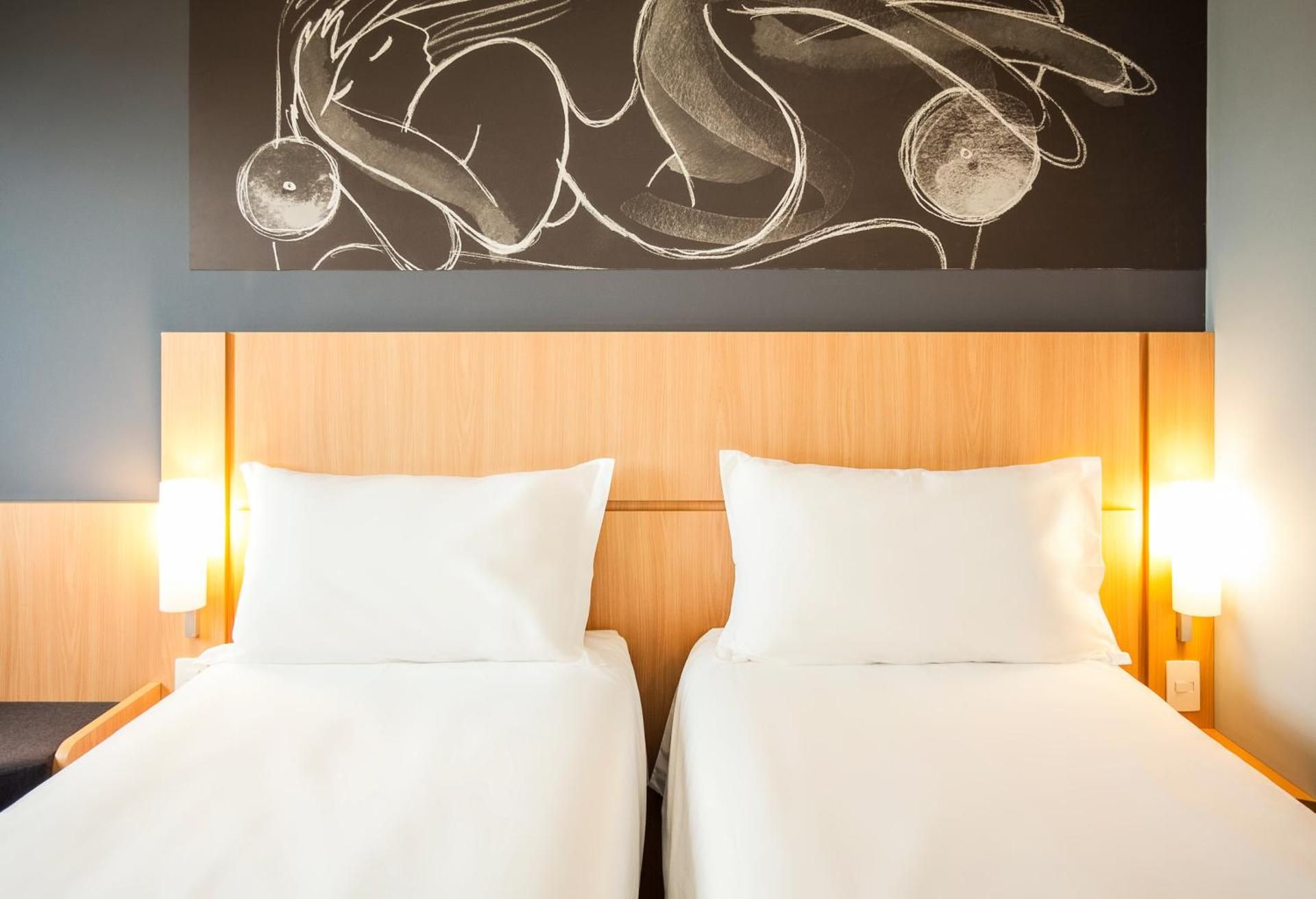 Standard 2 Single Beds