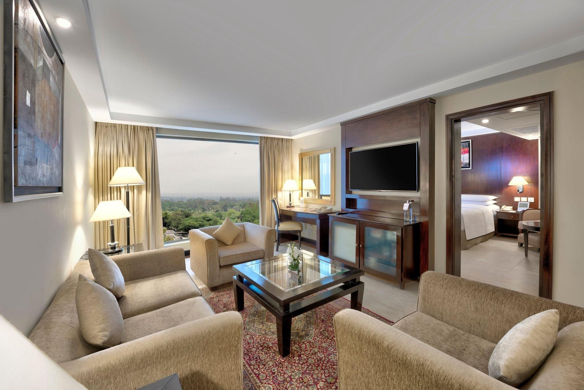 Executive Suite, Executive lounge access, Suite, 1 King