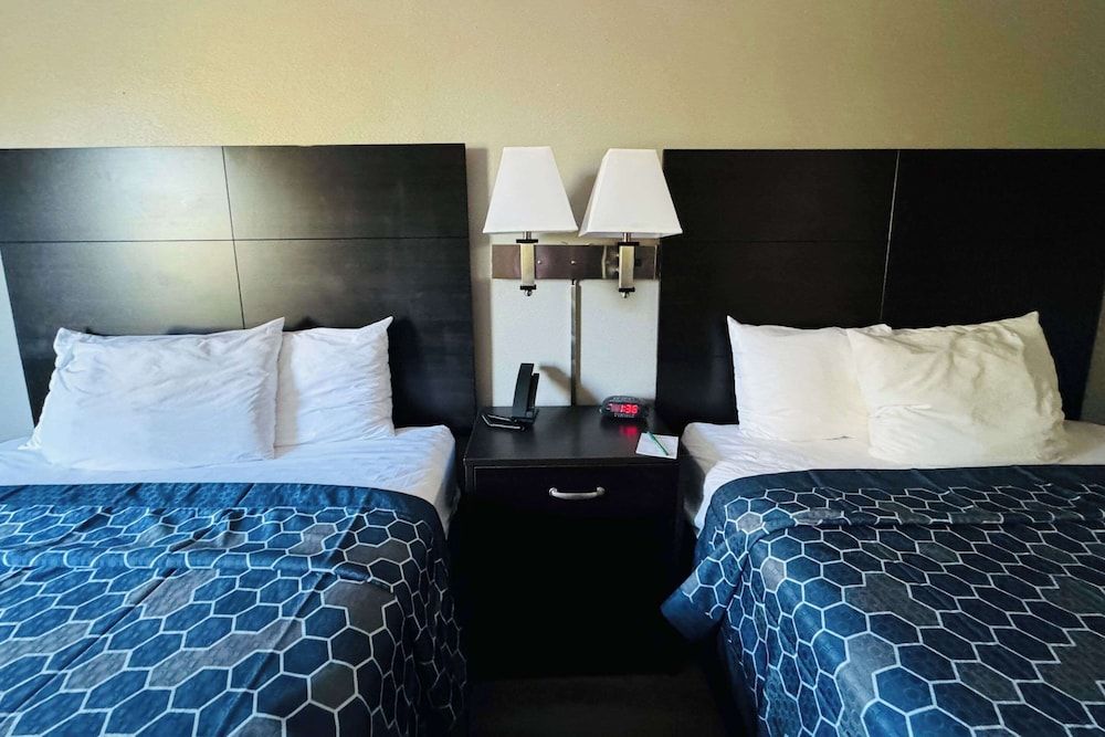 Room, 2 Queen Beds, Accessible, Non Smoking