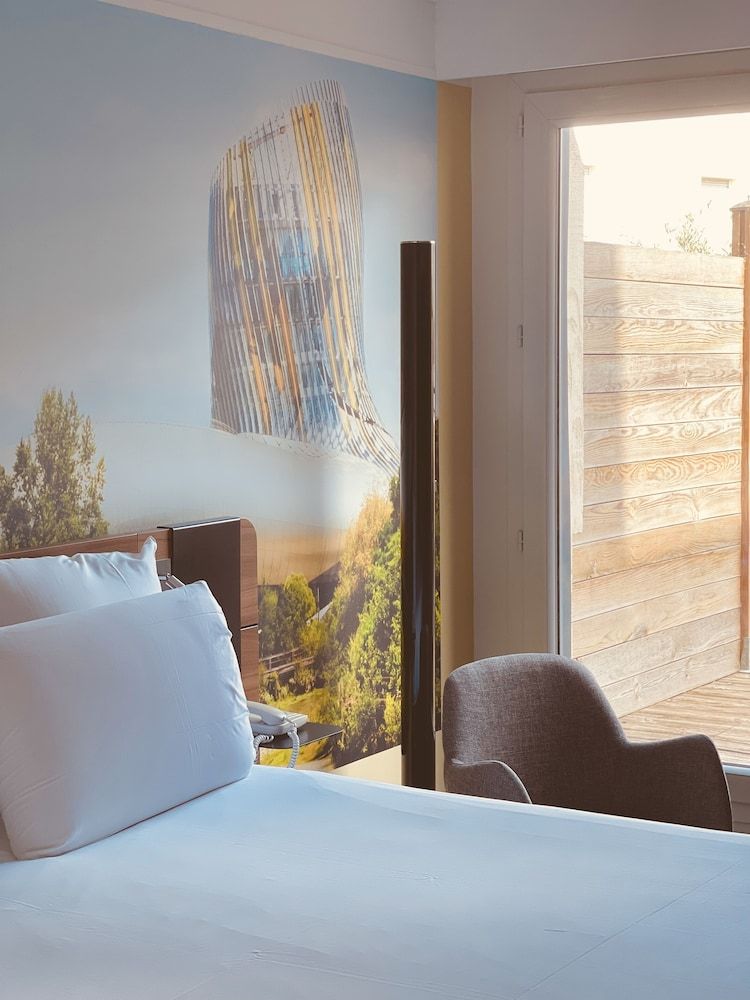 undefined Novotel Bordeaux Centre Gare Saint Jean 4