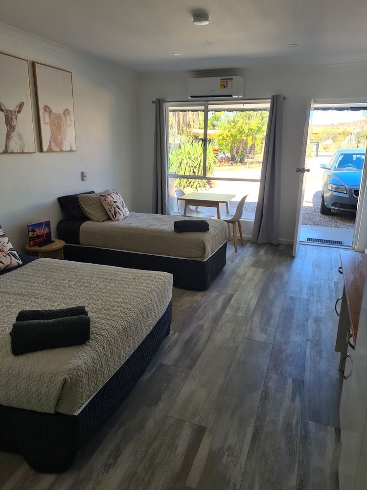 Alice Motor Inn Basic Double or Twin Room 2