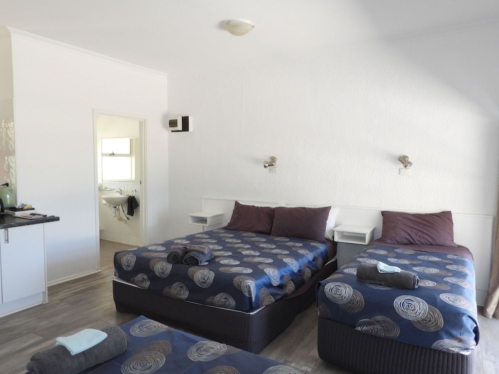 Alice Motor Inn Family Superior 2