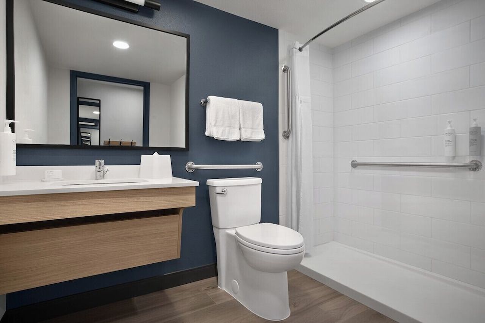 undefined Spark by Hilton Denver East I 70 4