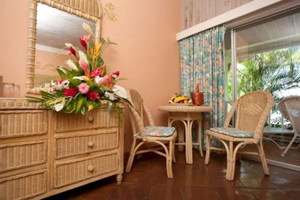 Coco Reef Resort and Spa Superior Room, Garden View 3