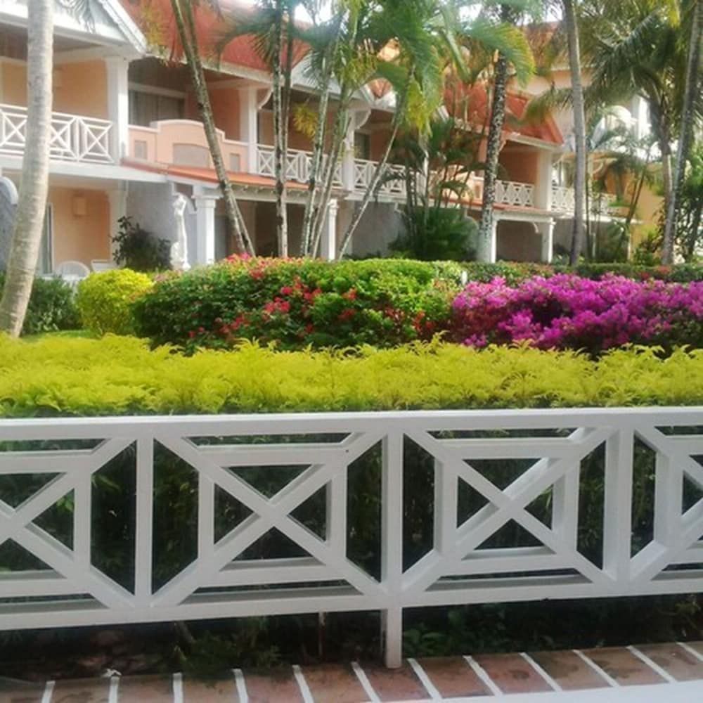 Coco Reef Resort and Spa Superior Room, Garden View 2