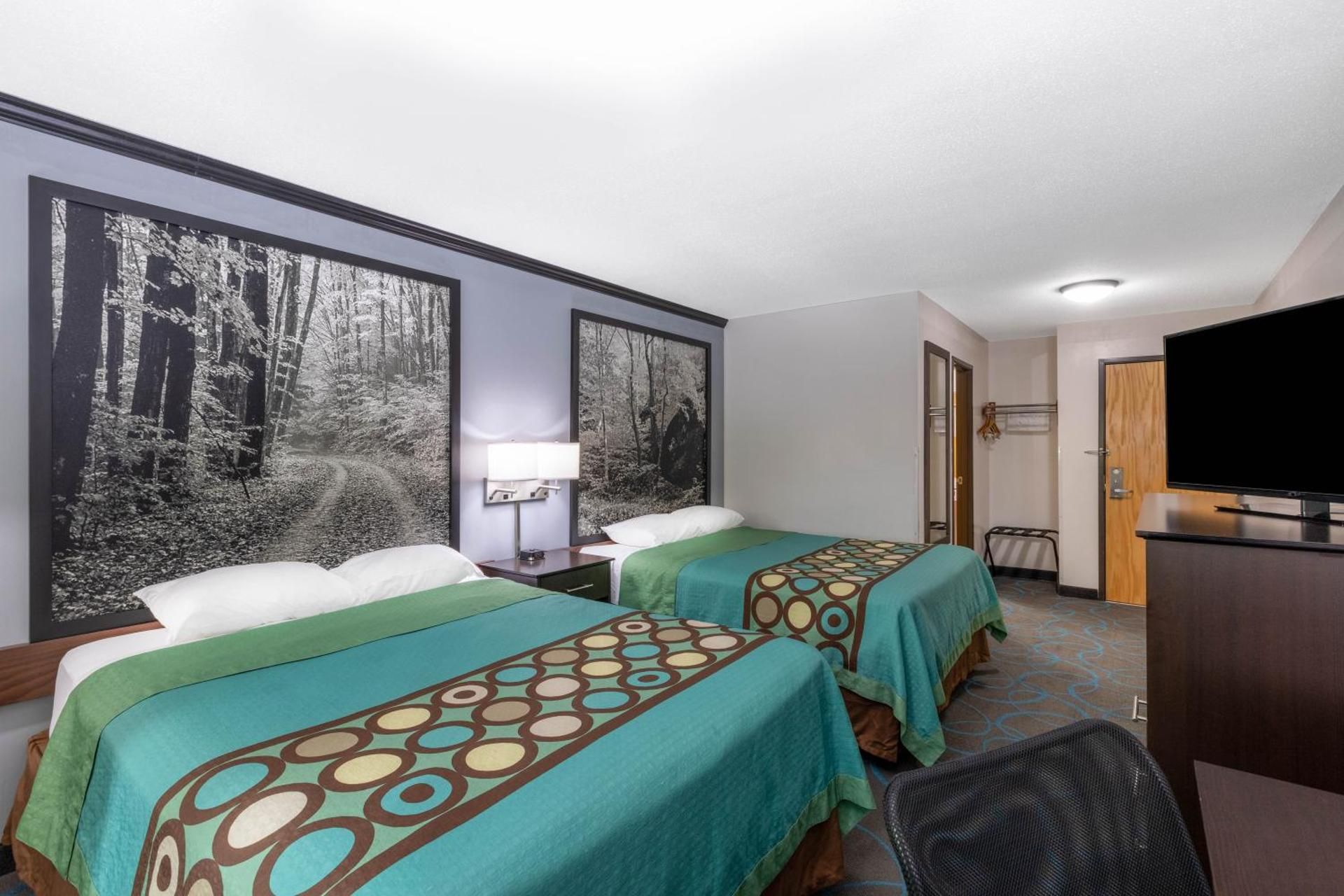 2 Queen Beds Non-Smoking