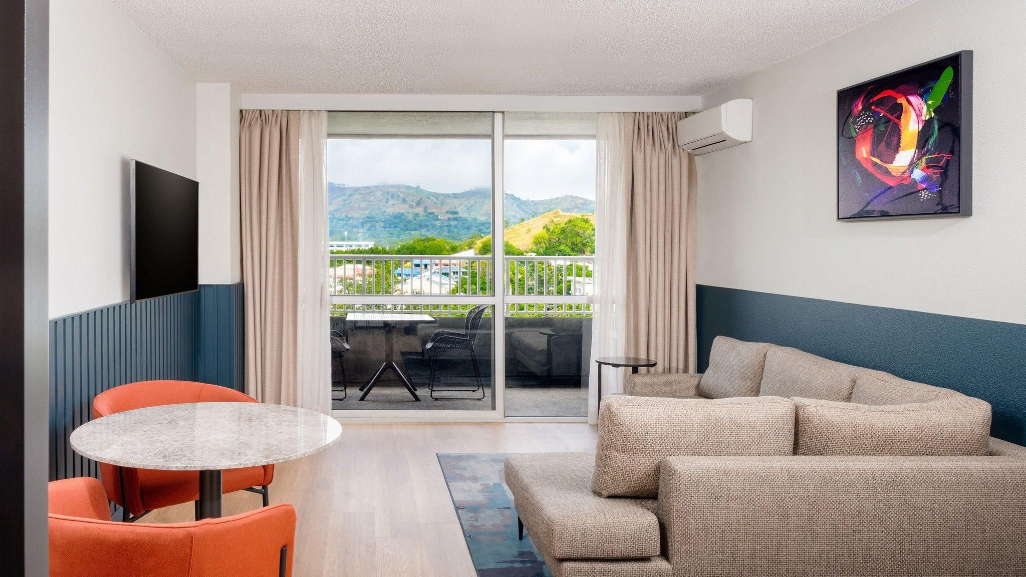 2 Queen Beds Suite Balcony