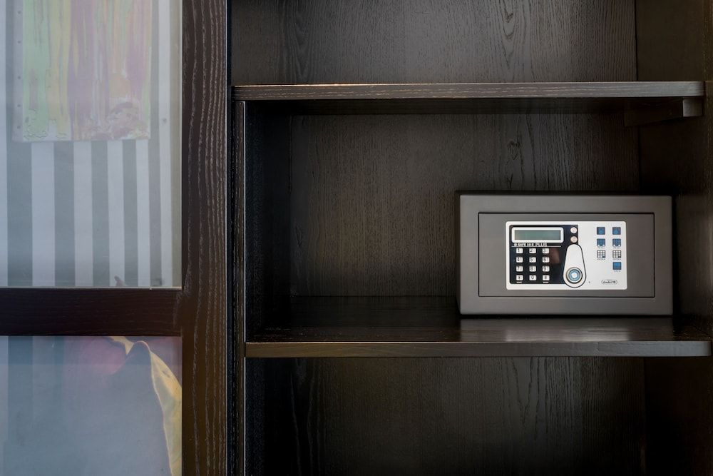 Hotel Peyris Opera Classic Room 6