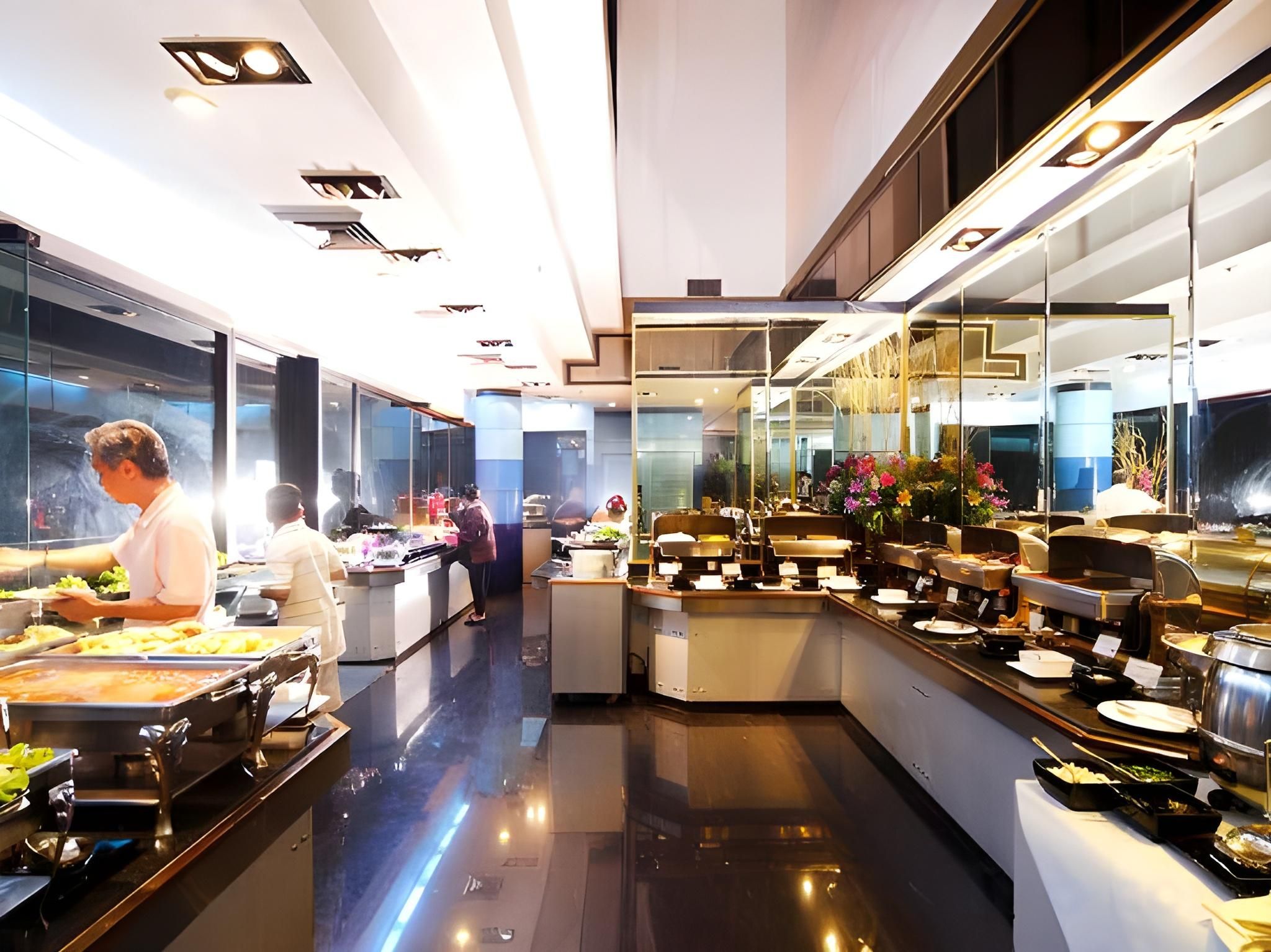 undefined Baiyoke Suite Hotel 10