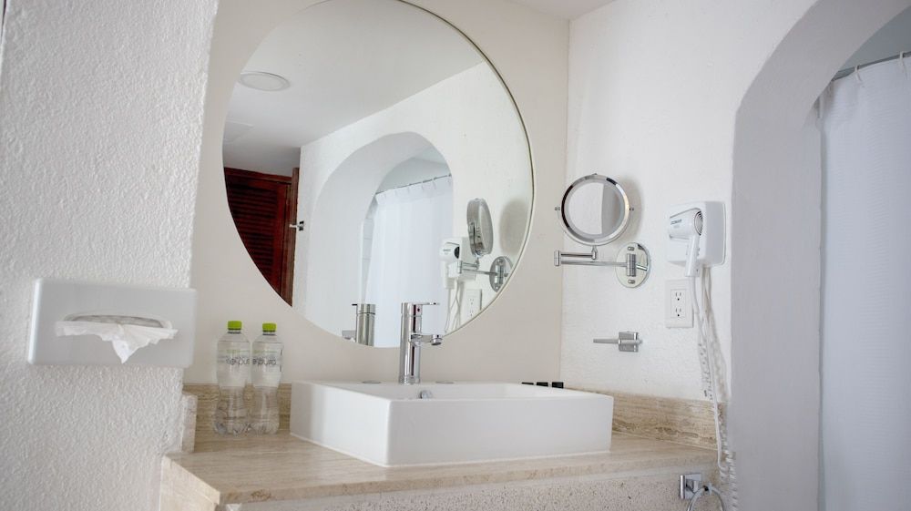 Hotel Marina Resort & Beach Club Deluxe Suite 2