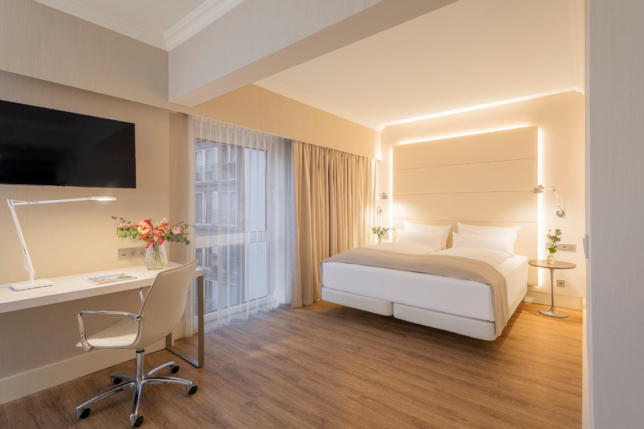 undefined NH Hamburg Mitte 6