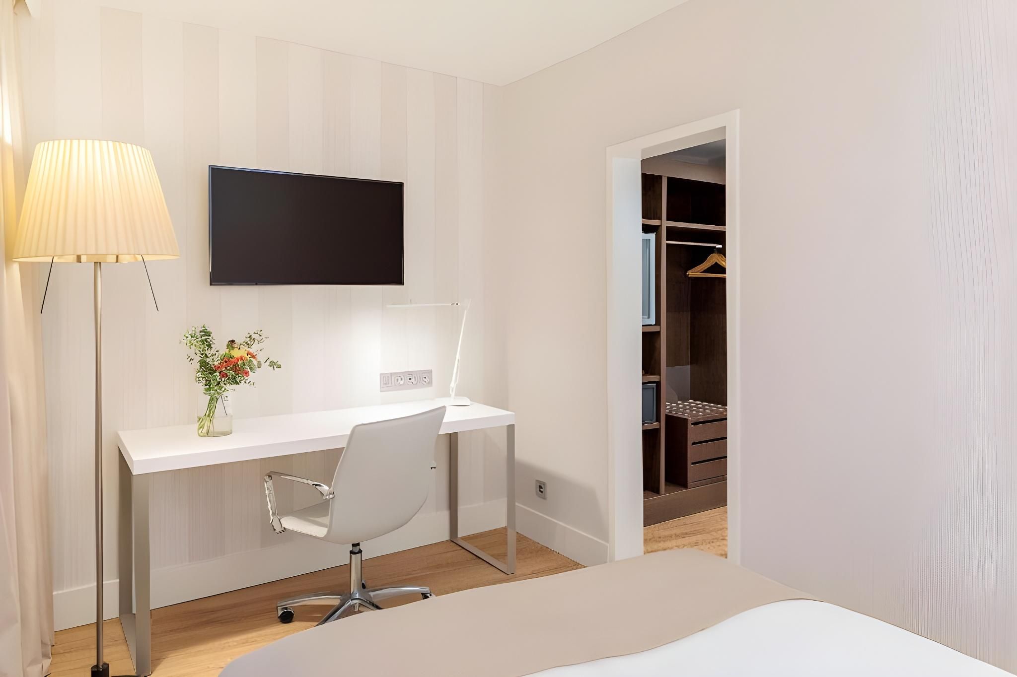 Small Standard Single