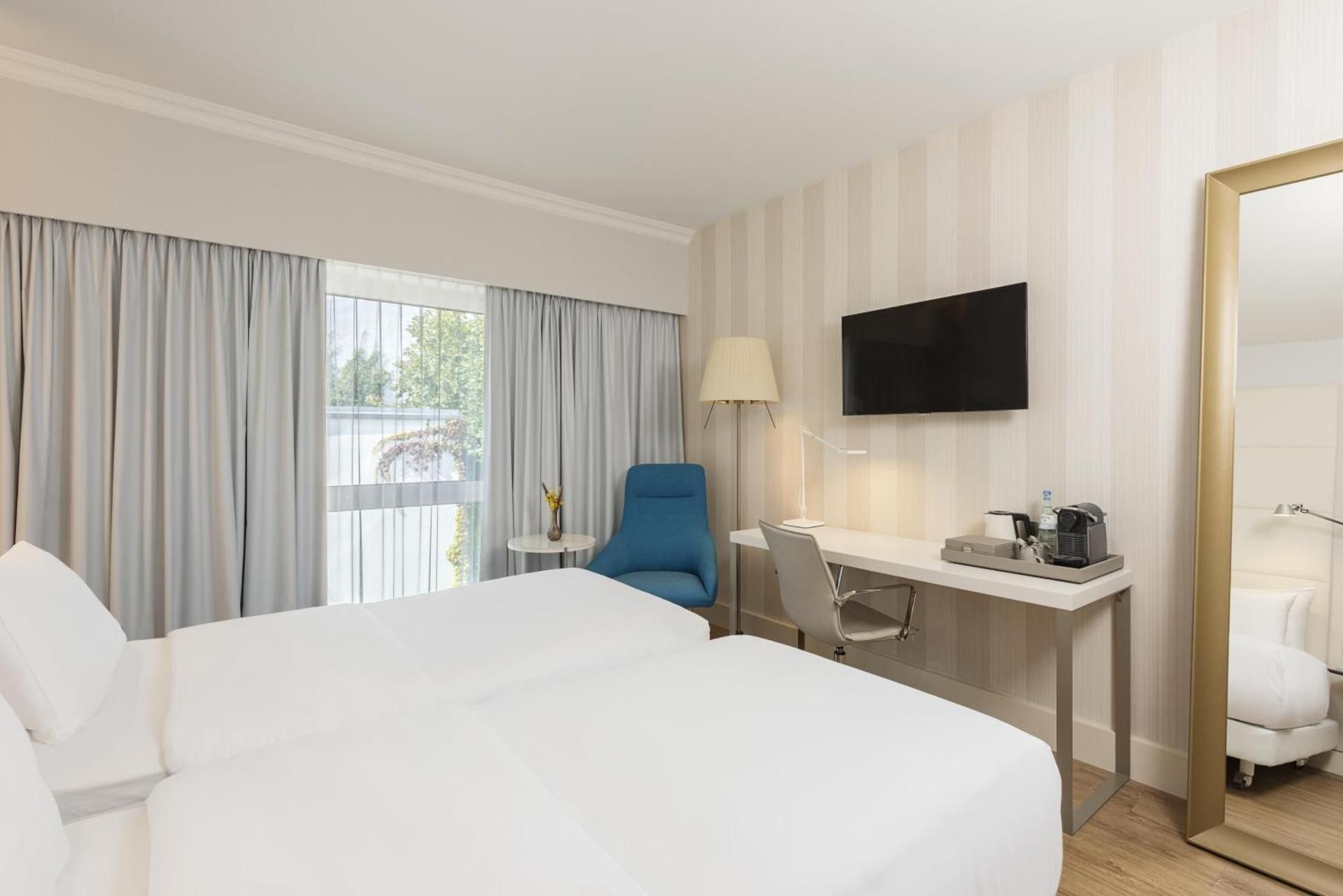 Superior Room with Extrabed (2 Adults + 1 Child)