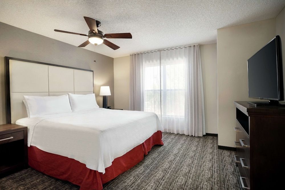 Two Bedroom Suite, Two Double and One Single Bed, Non-Smoking