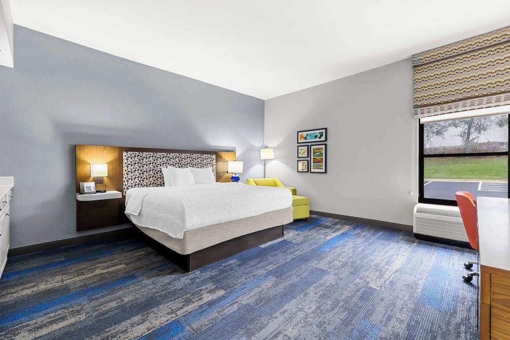 Deluxe Room, 1 King Bed, Non Smoking