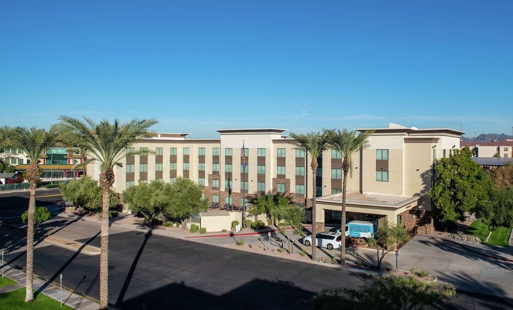 undefined Hampton Inn Phoenix-Airport North 7