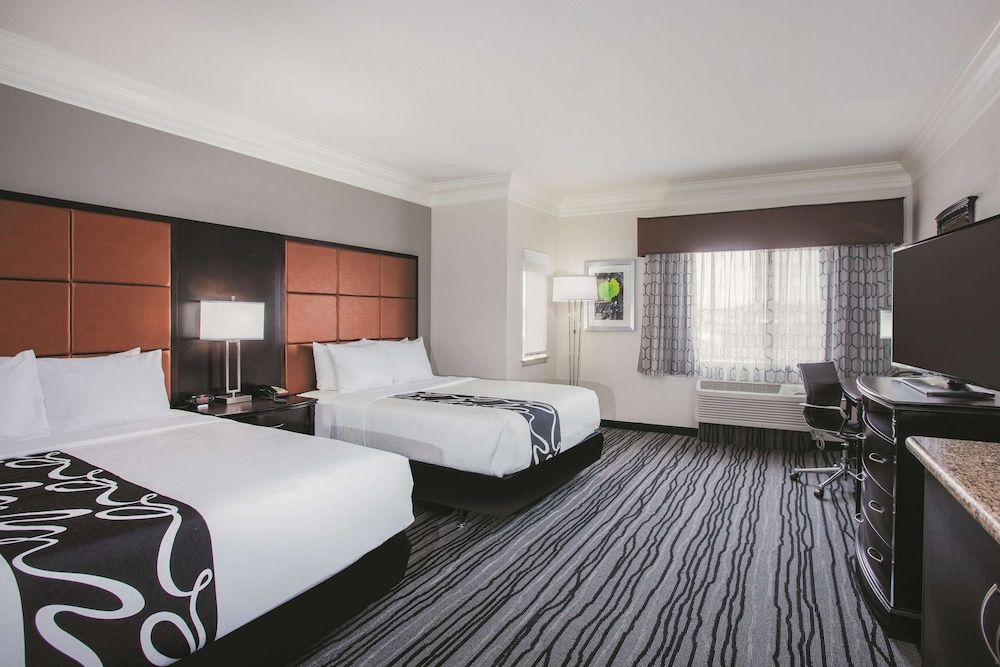 Room, 2 Queen Beds, Accessible, Non Smoking (ADA Walk in Shower)