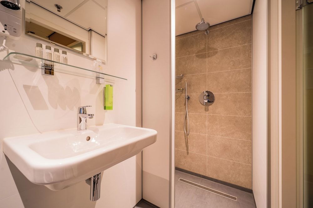 Two Brothers Noordwijk Beach Standard Single Room 2