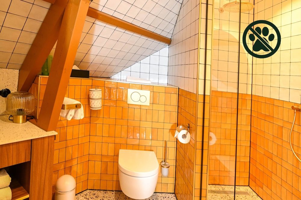 Two Brothers Noordwijk Beach Deluxe Double Room 10