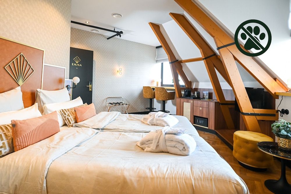 Two Brothers Noordwijk Beach Deluxe Double Room 3