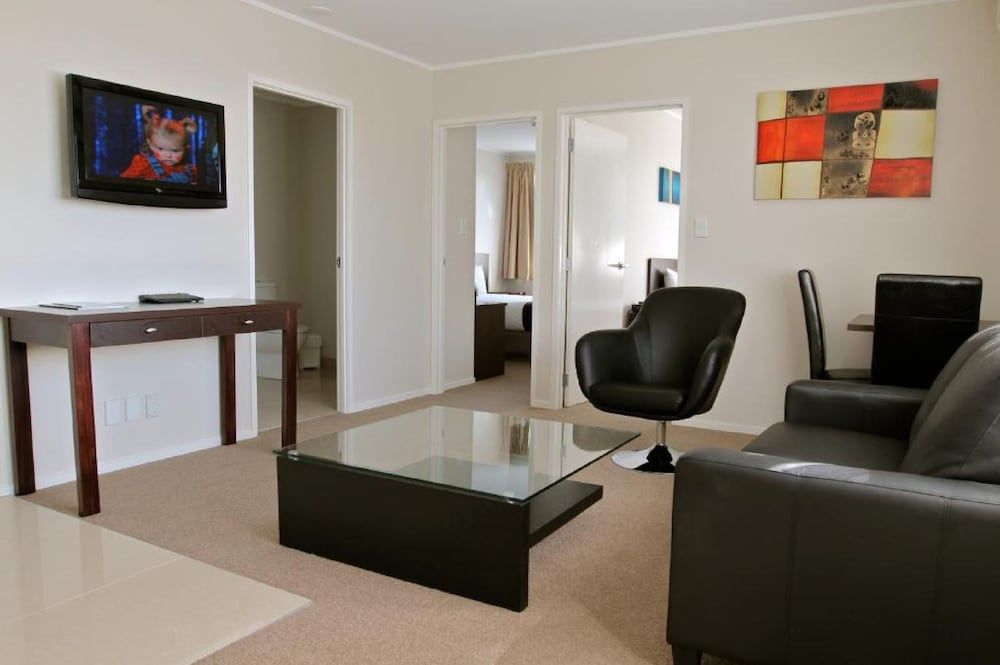 undefined The Surrey Hotel 4