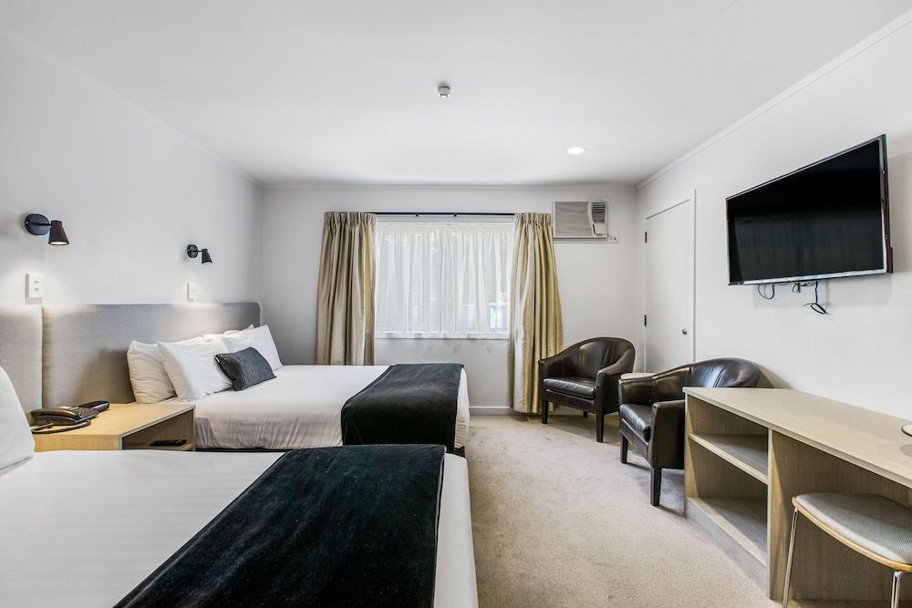 undefined The Surrey Hotel 5