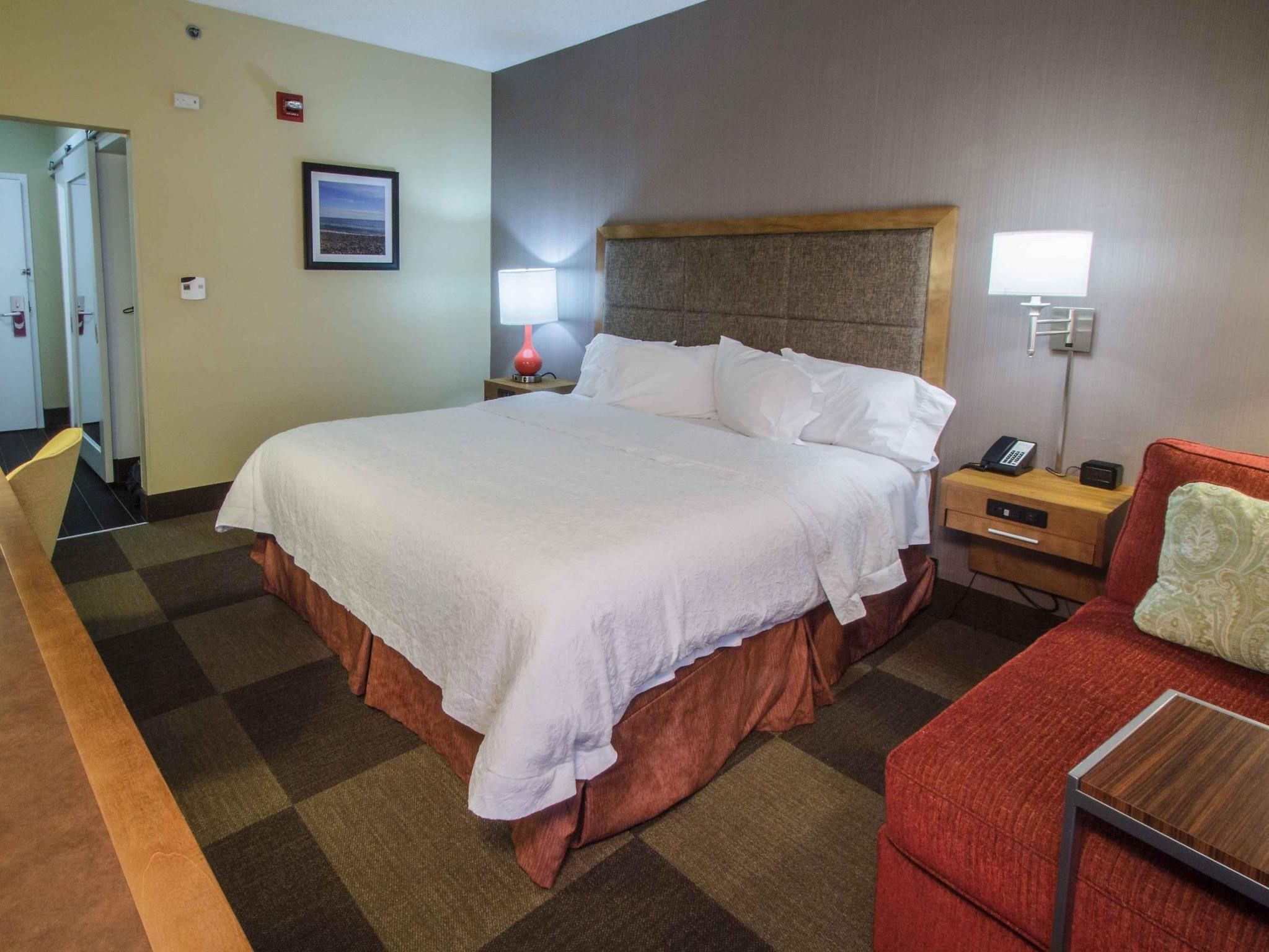 1 King Mobility Access With Tub Nonsmoking