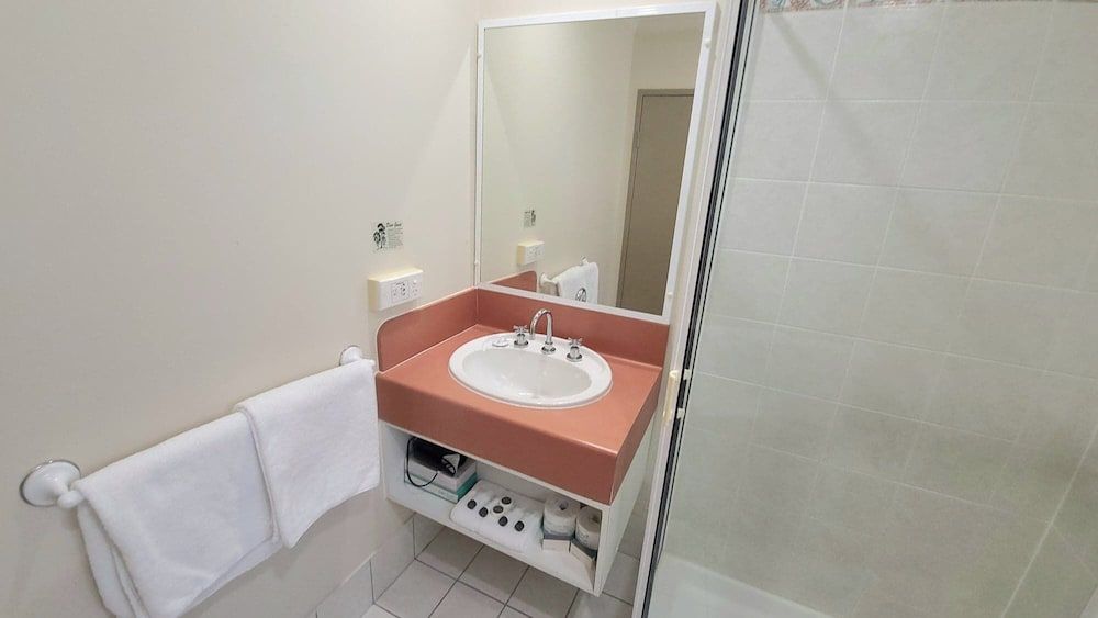 Cairns Colonial Club Resort Resort TWIN Room 5