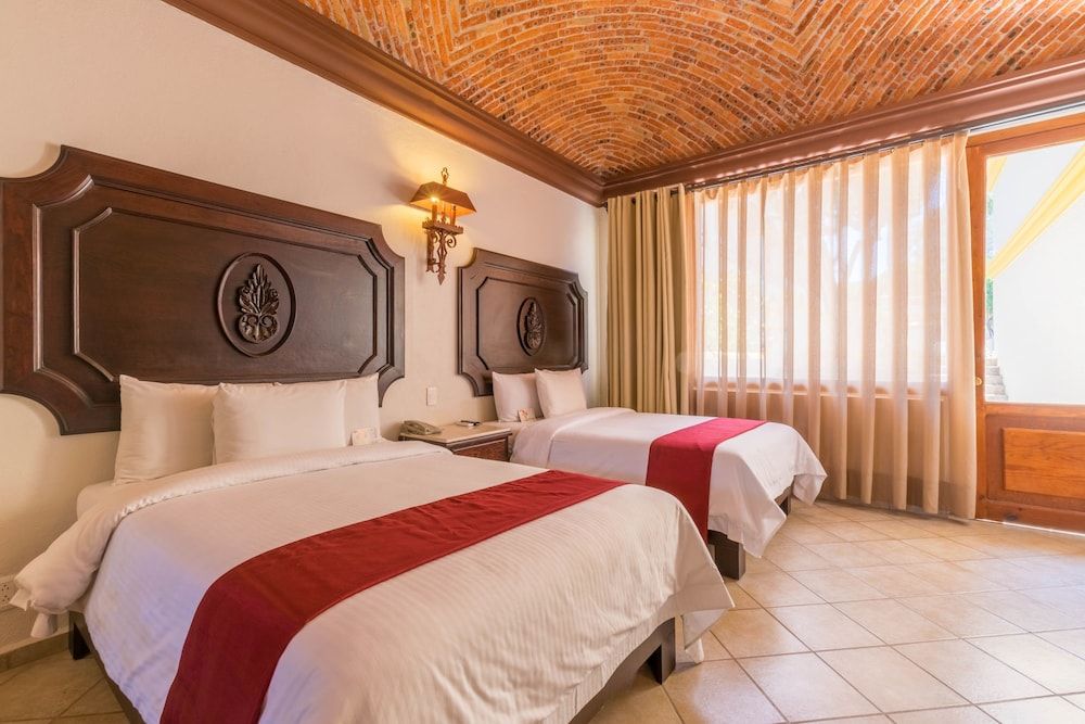 Imperio de Angeles Standard Room 2