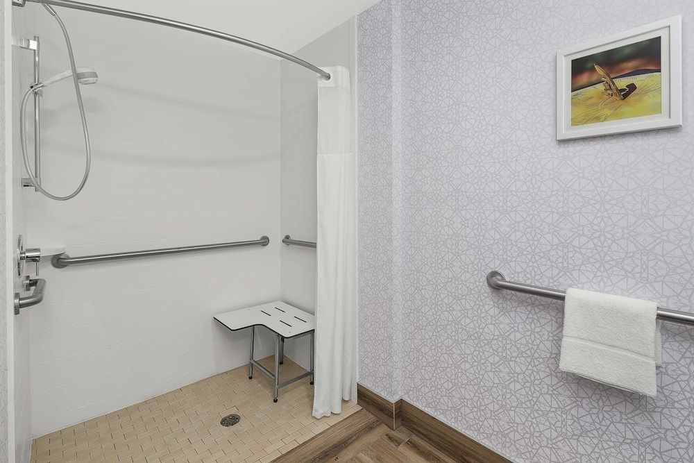 Suite, 1 King Bed, Accessible, Non Smoking