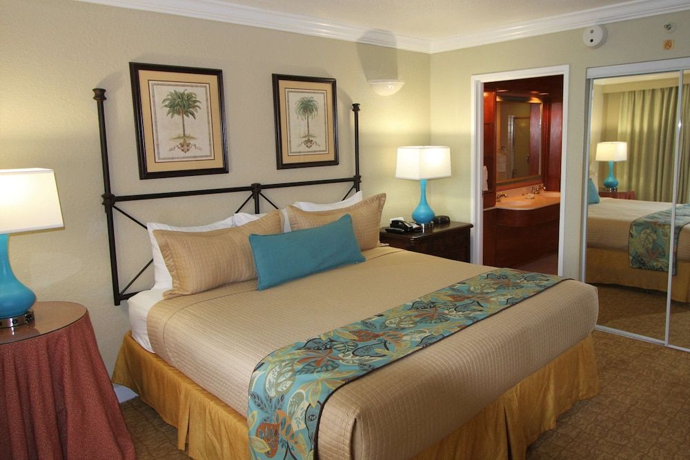 Suite, 1 King Bed, Kitchen, Ocean View (Living Room;Queen sofabed)