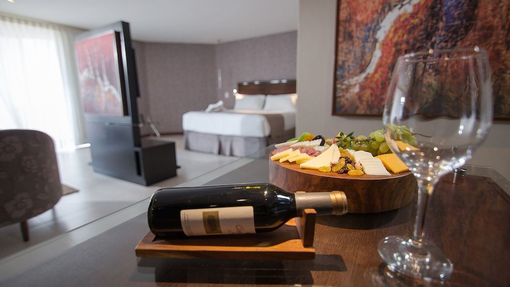 Premium Suite
