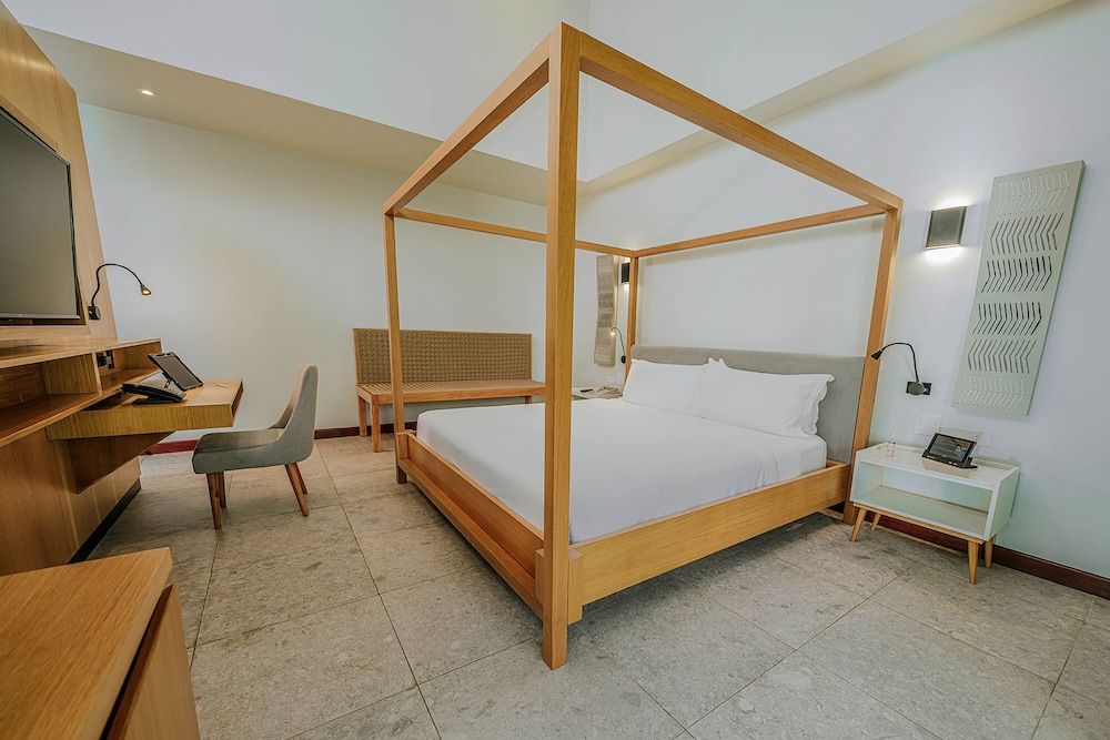 Tabacon Suite King  Bed