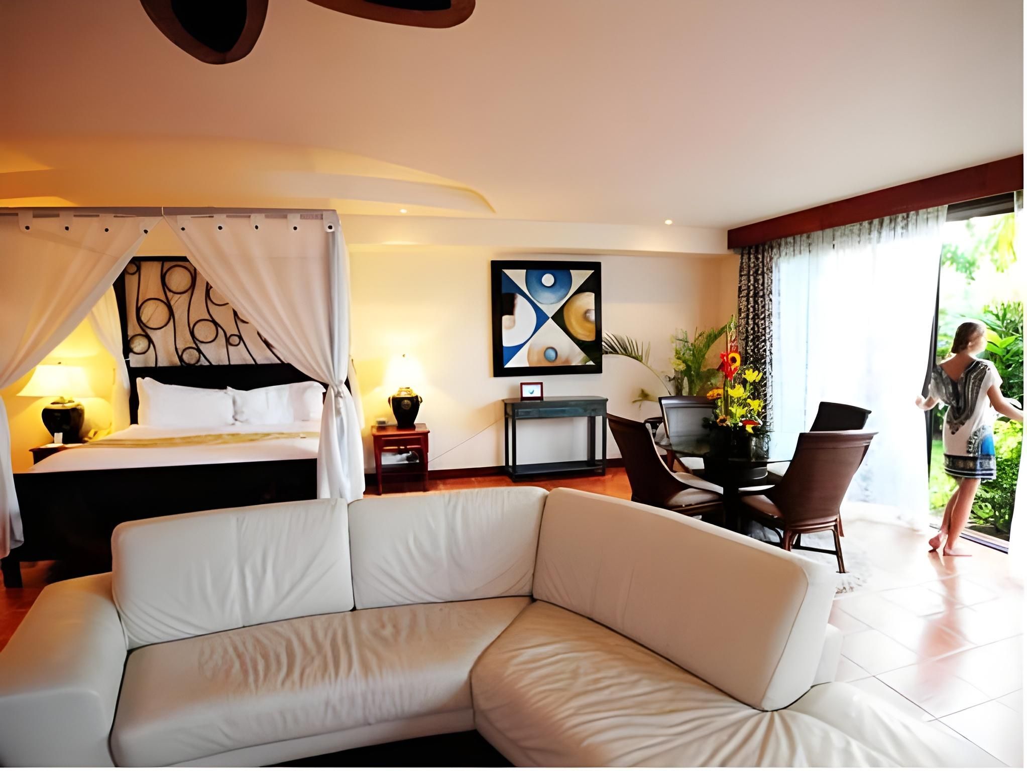 Tabacon Suite King Bed