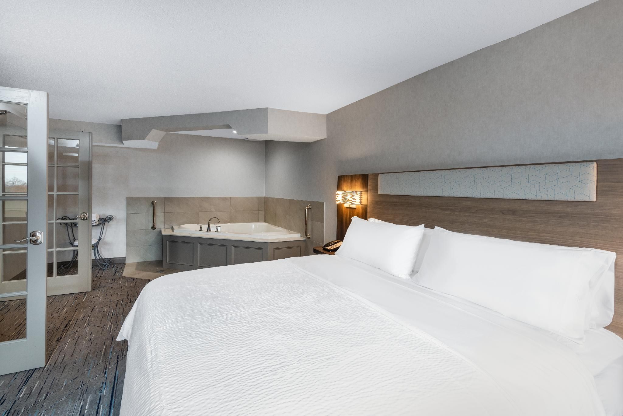 1 King Bed With In Room Whirlpool Non-Smoking