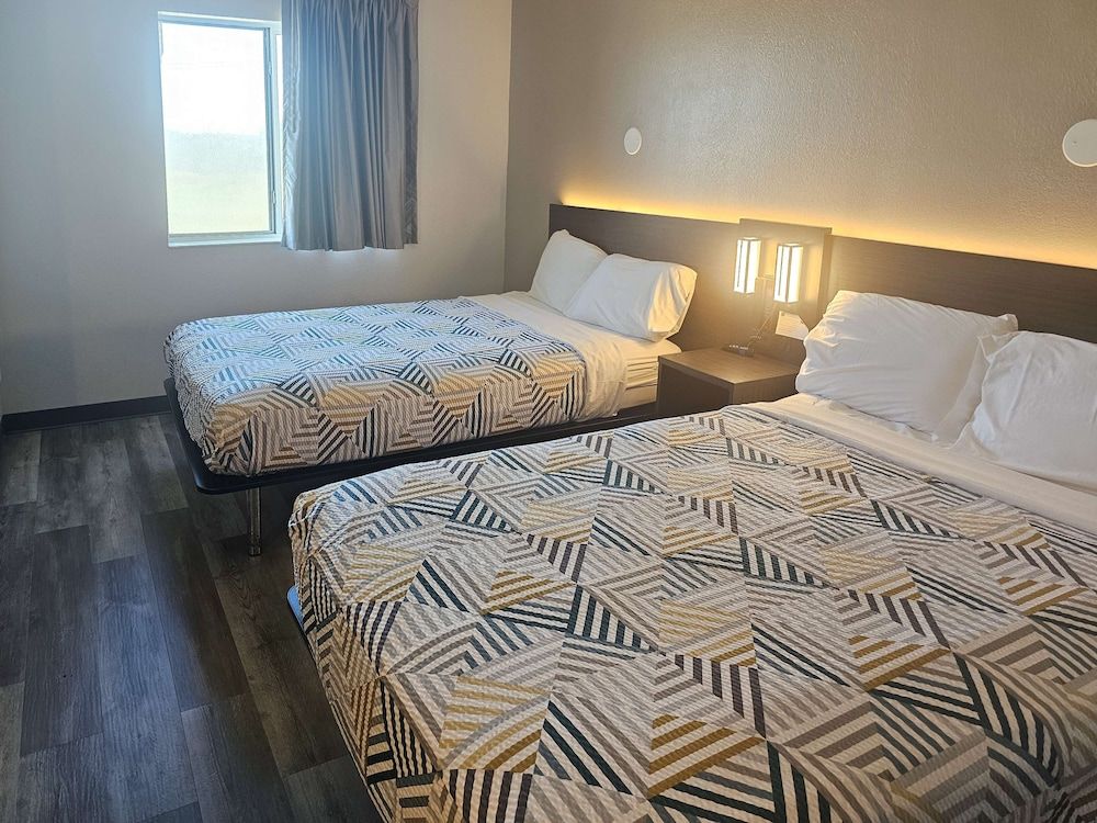 Motel 6 Sinton, TX Standard Room, 2 Double Beds, Non Smoking 3