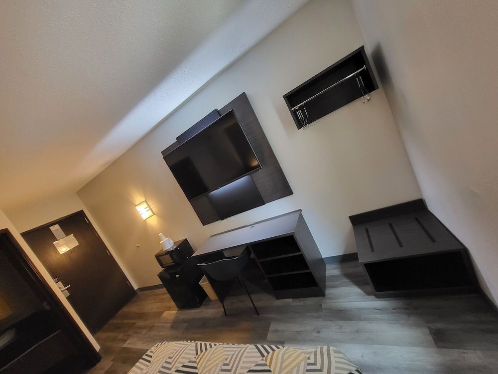 Motel 6 Sinton, TX Standard Room, 1 Queen Bed, Accessible, Non Smoking 5