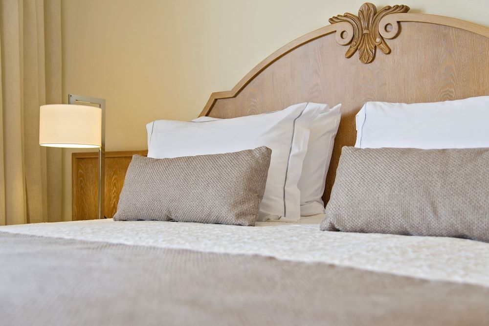 Executive Suite, City View (Old Town View)