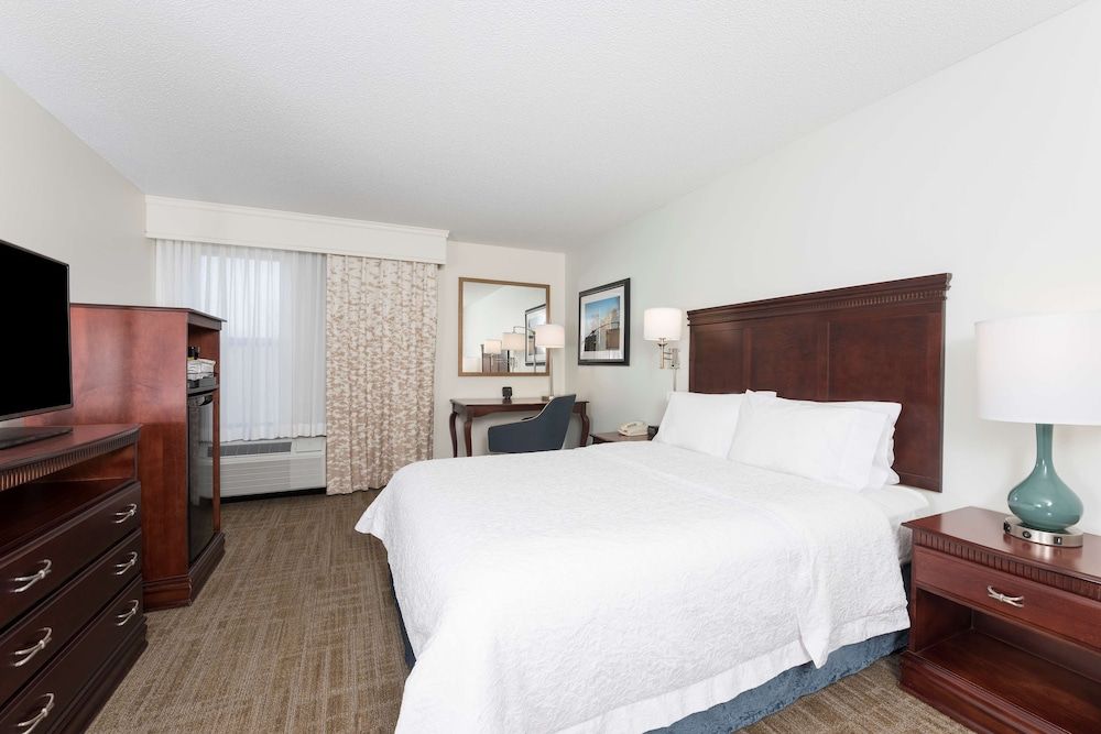 Room, 1 Queen, Accessible, Shower