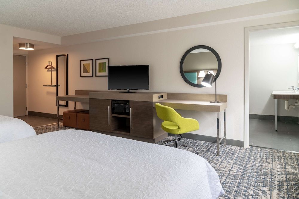 Room, 2 Queen Beds, Accessible, Non Smoking