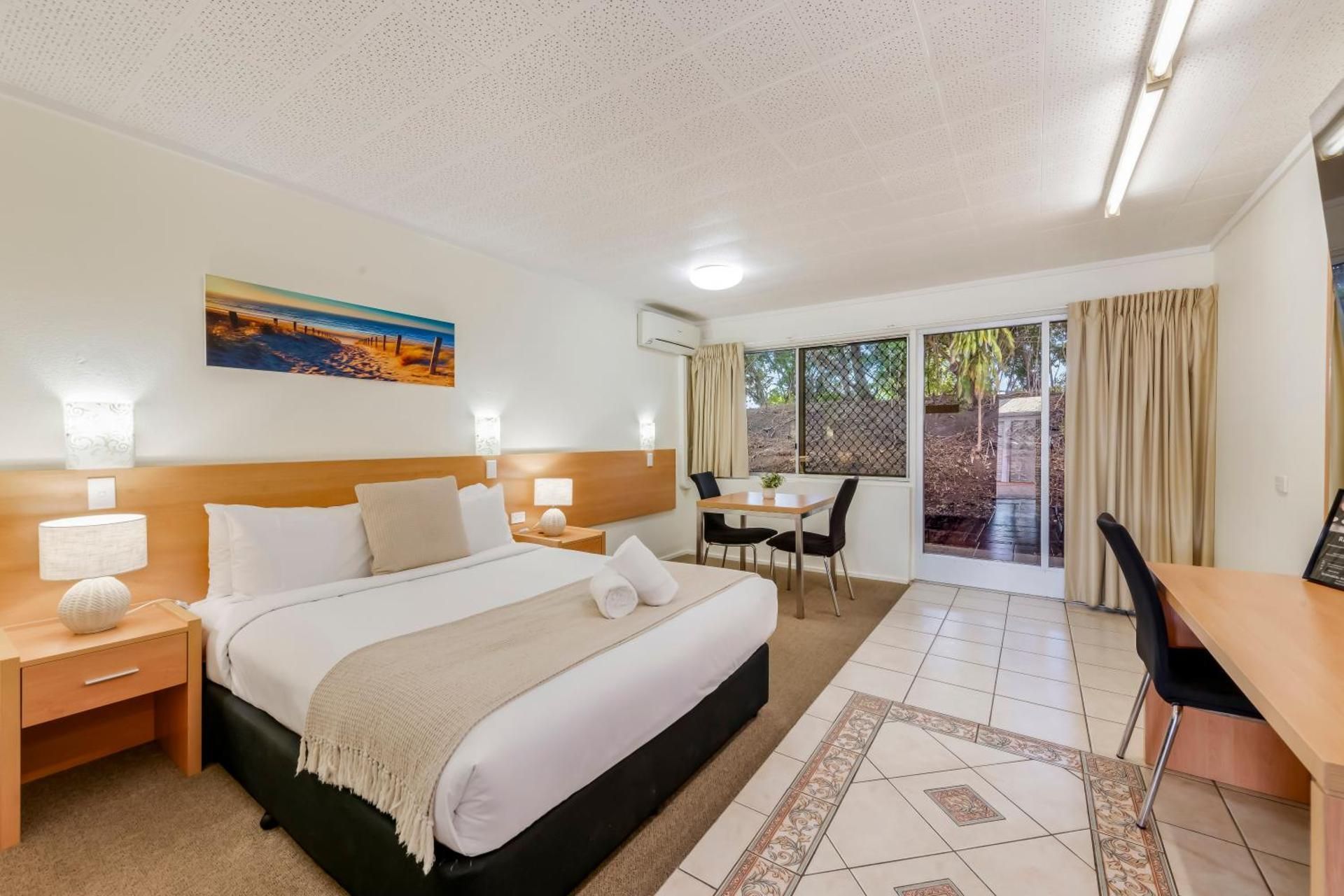Queen Bed Room