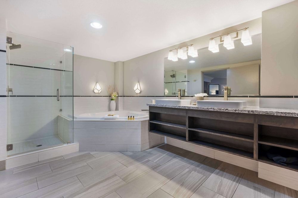 Best Western Plus Boomtown Casino Hotel Suite, 1 King Bed, Non Smoking, Balcony 3