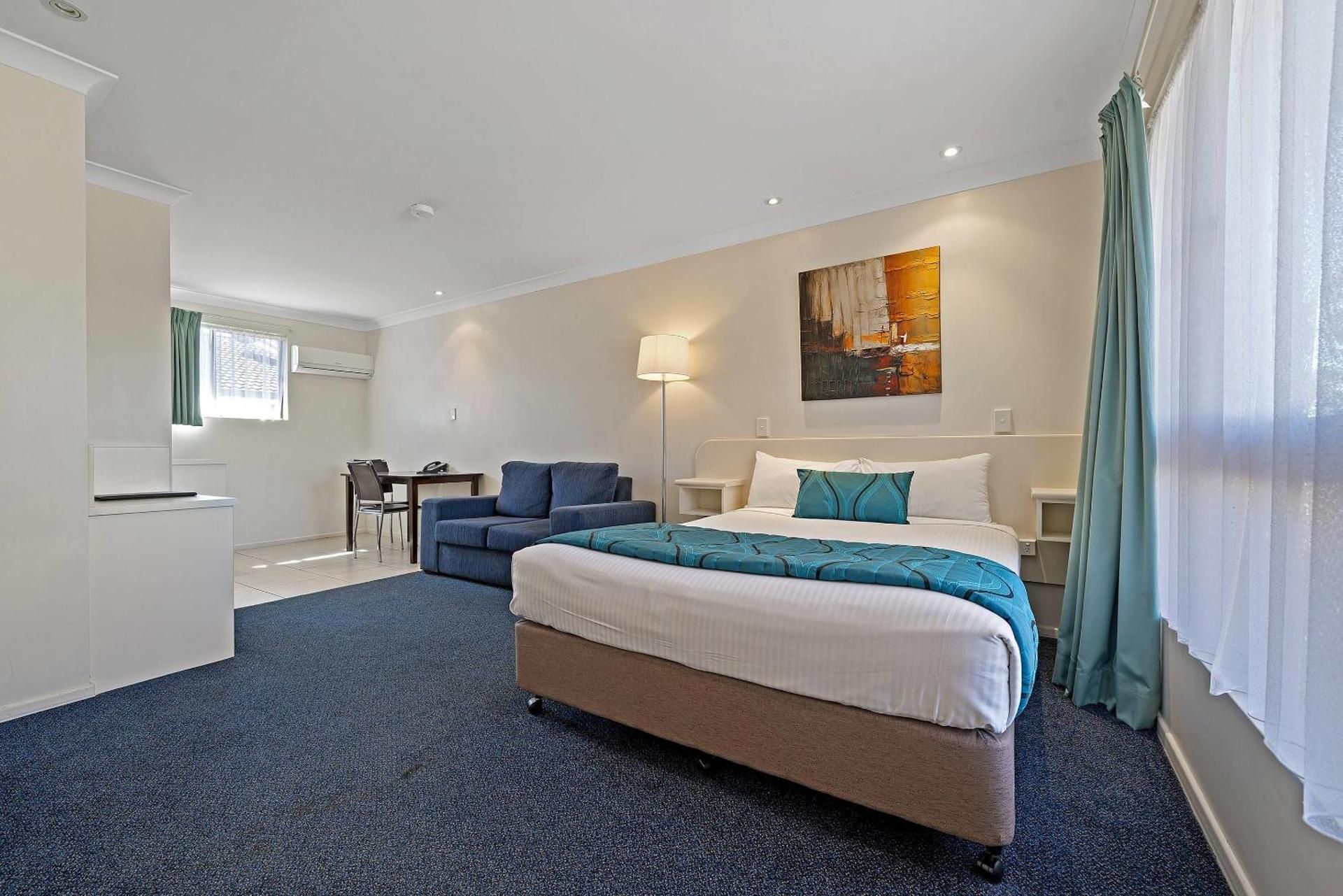 1 Queen Bed Nonsmoking Upgrade