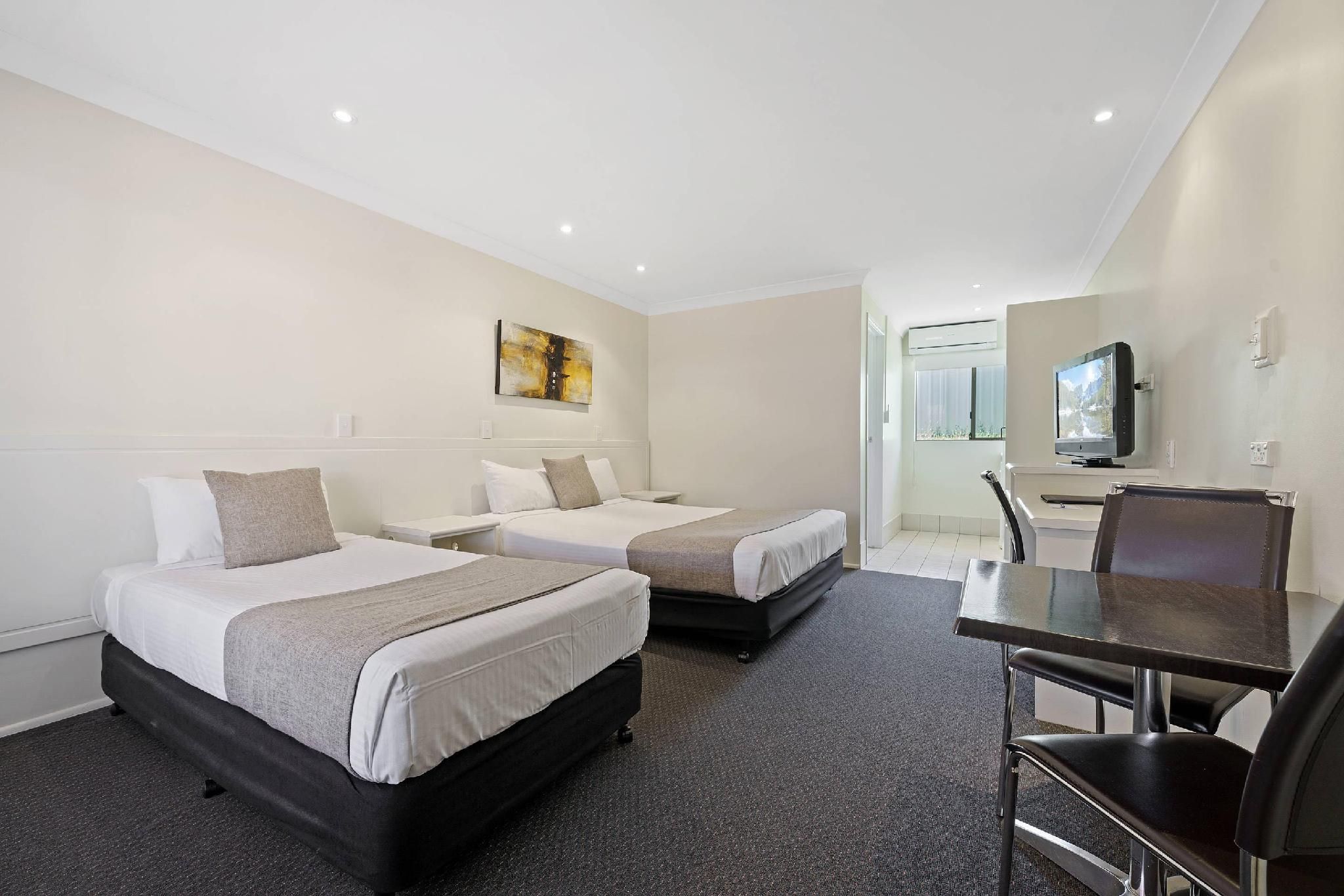 1 Queen Bed, 1 Single Bed, Nonsmoking, Upgrade