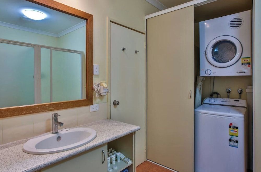 Kimberley Hotel Halls Creek Apartment, 2 Bedrooms 4