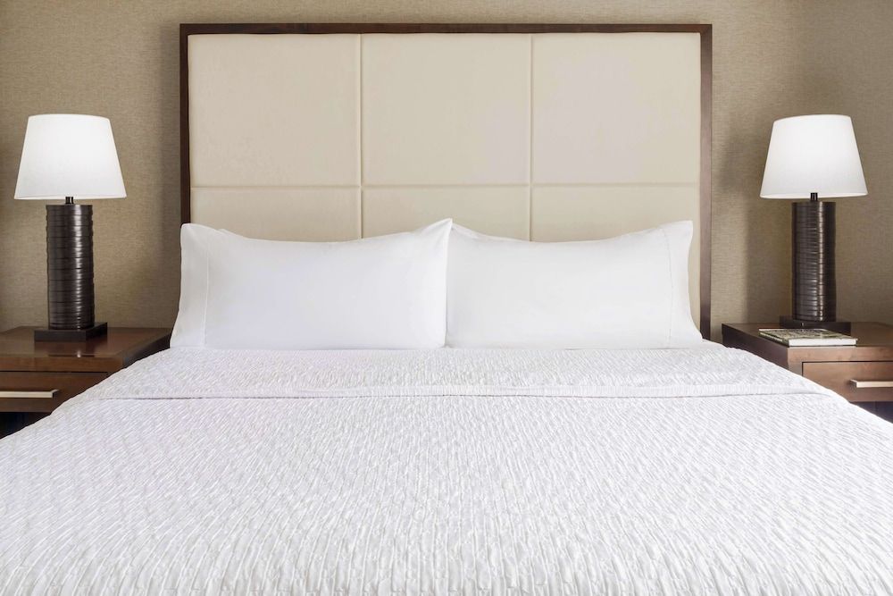 2 King Beds, 2 Bedroom Suite, Mobility Accessible, Roll-in Shower, Non-Smoking